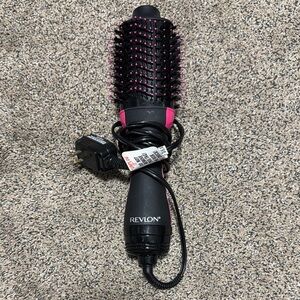 Revlon one step volumizer hair dryer/brush